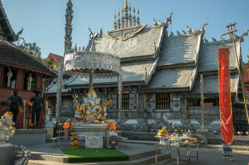 Temple façade photograph accompanying the Silver Temple history section